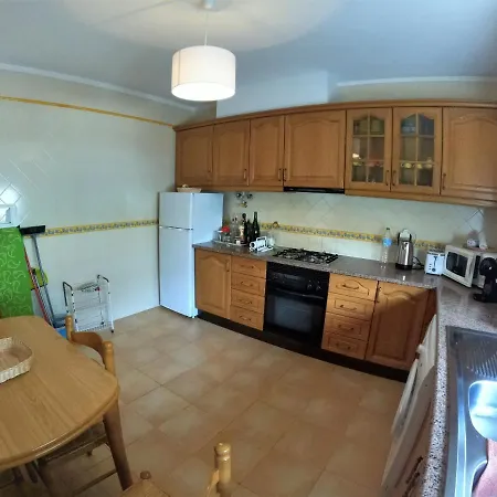 Algarve 4 Bedroom Independent House In Пера