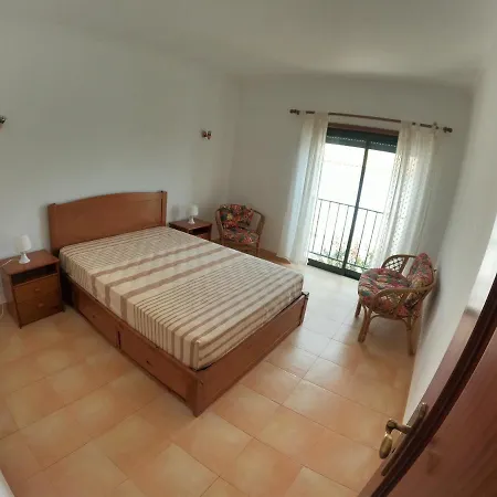 Algarve 4 Bedroom Independent House In * Пера