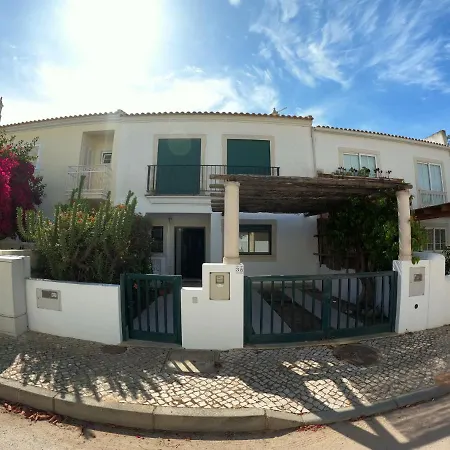 Algarve 4 Bedroom Independent House In Pêra