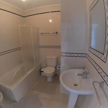 Algarve, 4 Bedrooms Independent House, Casa de Férias Pêra