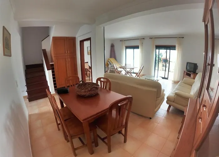 Algarve 4 Bedroom Independent House In * Pêra