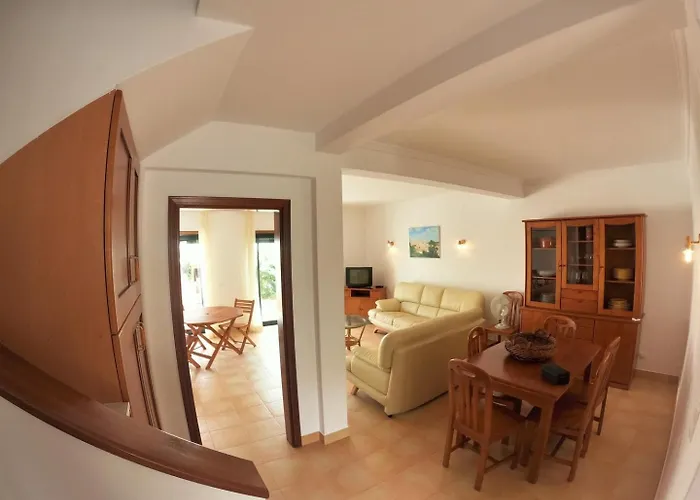 Algarve, 4 Bedrooms Independent House, * Pêra