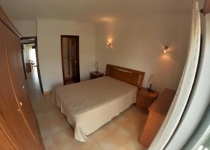 Casa de Férias Algarve, 4 Bedrooms Independent House, Pêra