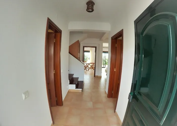 Algarve, 4 Bedrooms Independent House, Casa de Férias Pêra