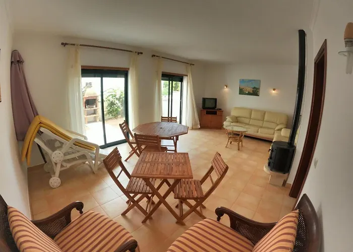 Casa de Férias Algarve, 4 Bedrooms Independent House, Pêra