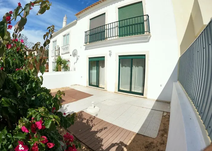 Algarve, 4 Bedrooms Independent House, Casa de Férias Pêra