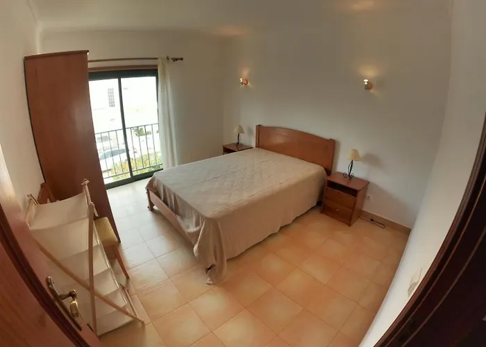 Algarve, 4 Bedrooms Independent House, * Pêra