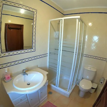 Algarve 4 Bedroom Independent House In Nyaraló *